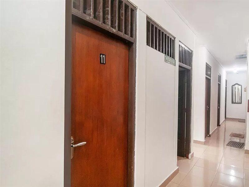 Oyo 2256 Danysa Guesthouse Jakarta Buitenkant foto