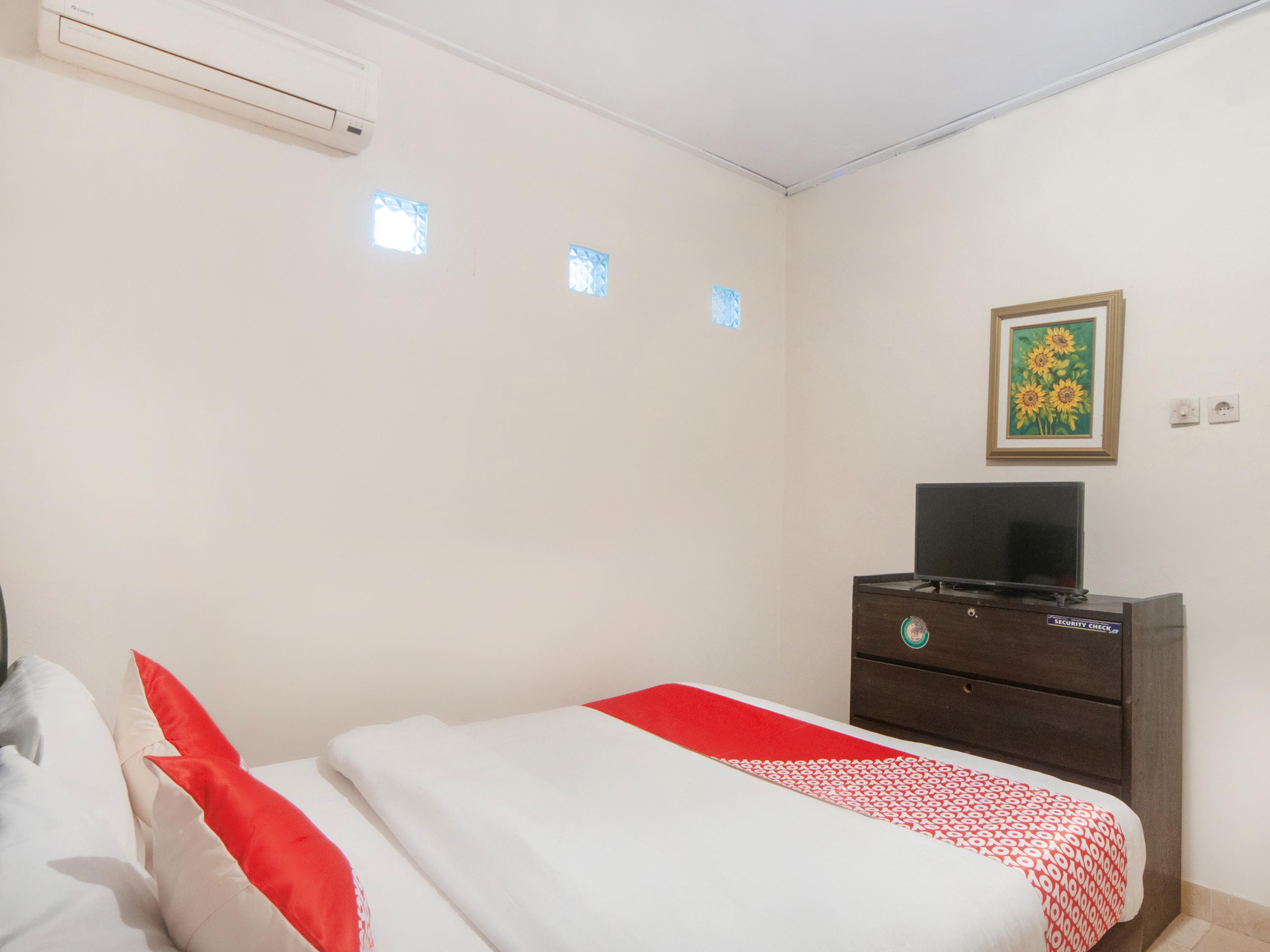 Oyo 2256 Danysa Guesthouse Jakarta Buitenkant foto