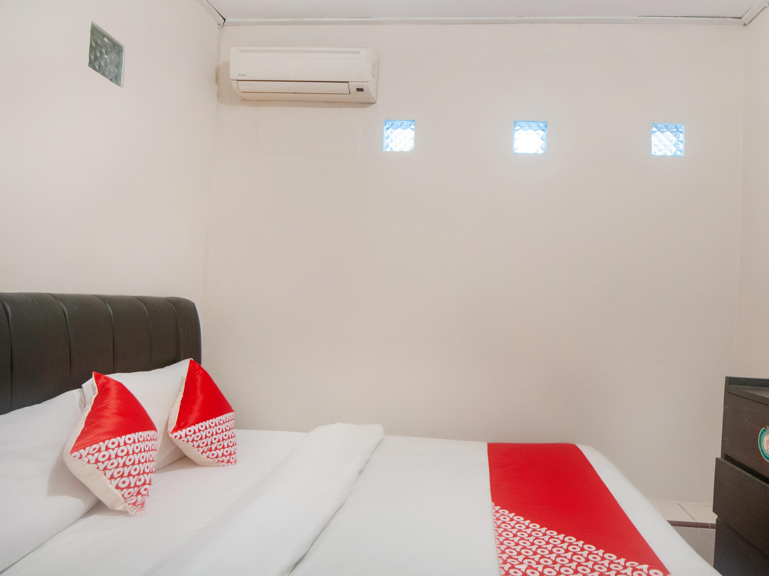 Oyo 2256 Danysa Guesthouse Jakarta Buitenkant foto