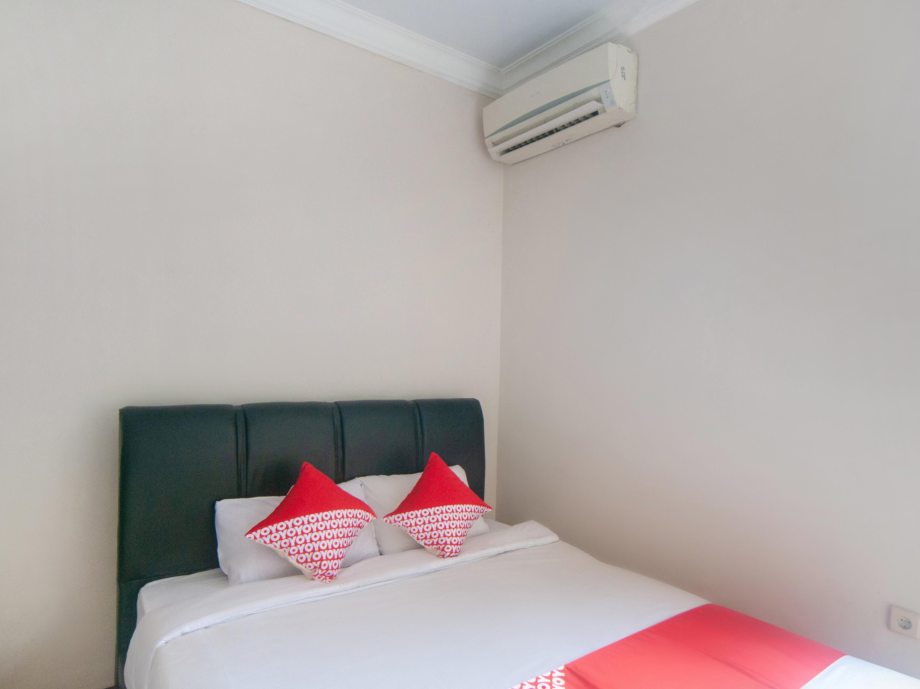 Oyo 2256 Danysa Guesthouse Jakarta Buitenkant foto