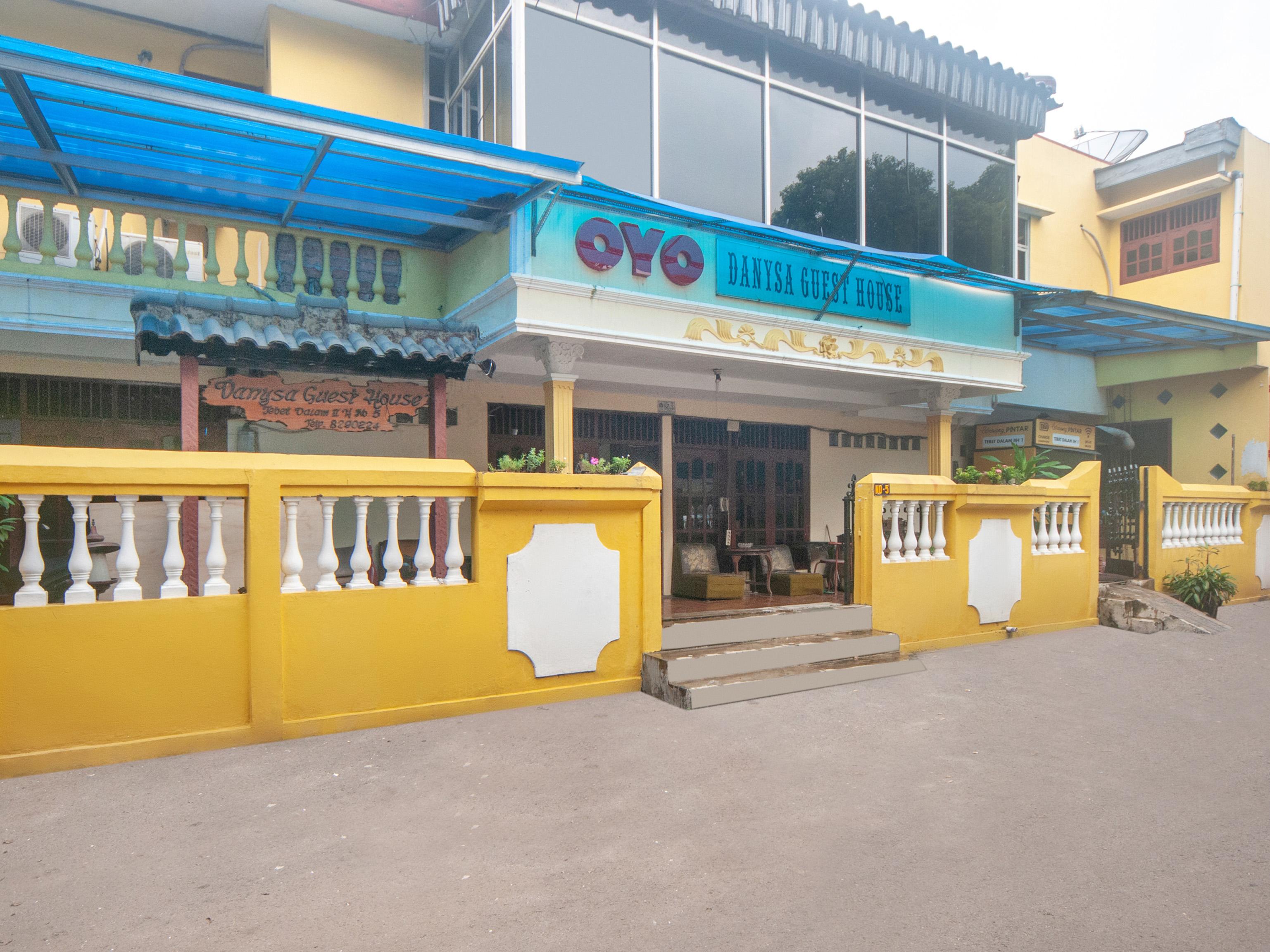 Oyo 2256 Danysa Guesthouse Jakarta Buitenkant foto