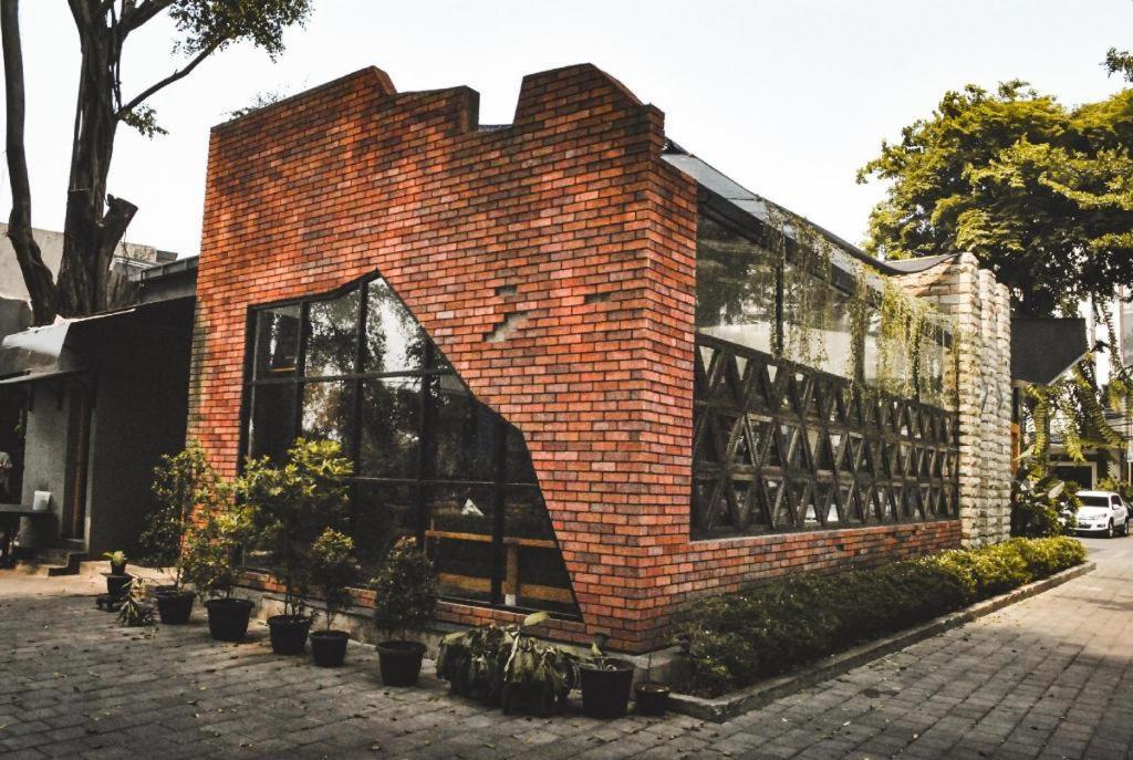 Oyo 2256 Danysa Guesthouse Jakarta Buitenkant foto