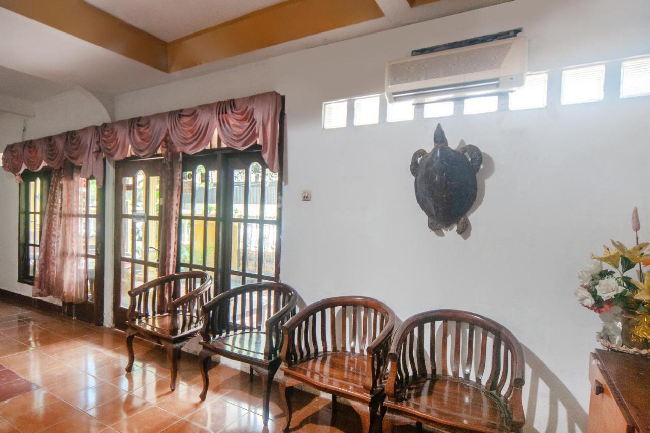 Oyo 2256 Danysa Guesthouse Jakarta Buitenkant foto