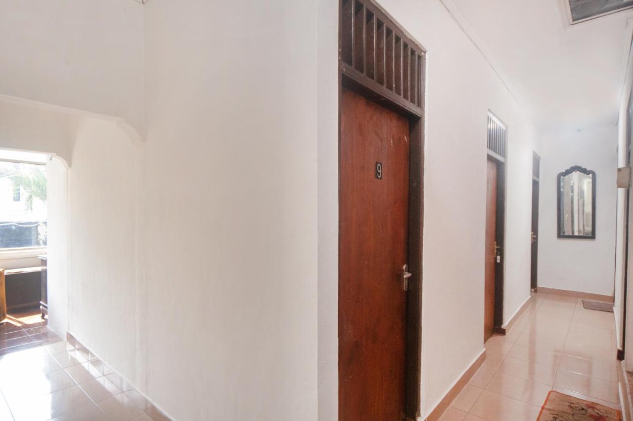 Oyo 2256 Danysa Guesthouse Jakarta Buitenkant foto