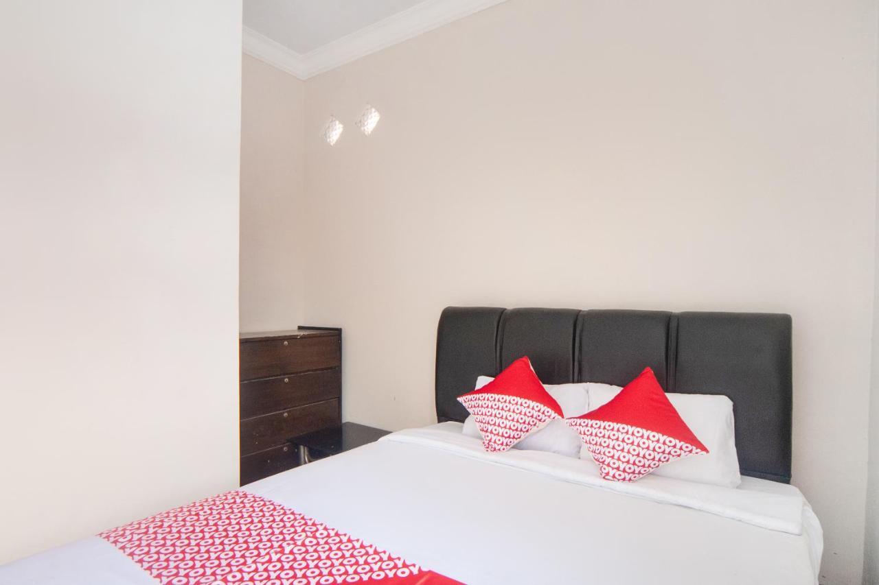 Oyo 2256 Danysa Guesthouse Jakarta Buitenkant foto